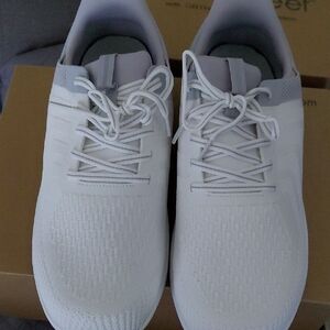 Stylish White Men's Sneakers